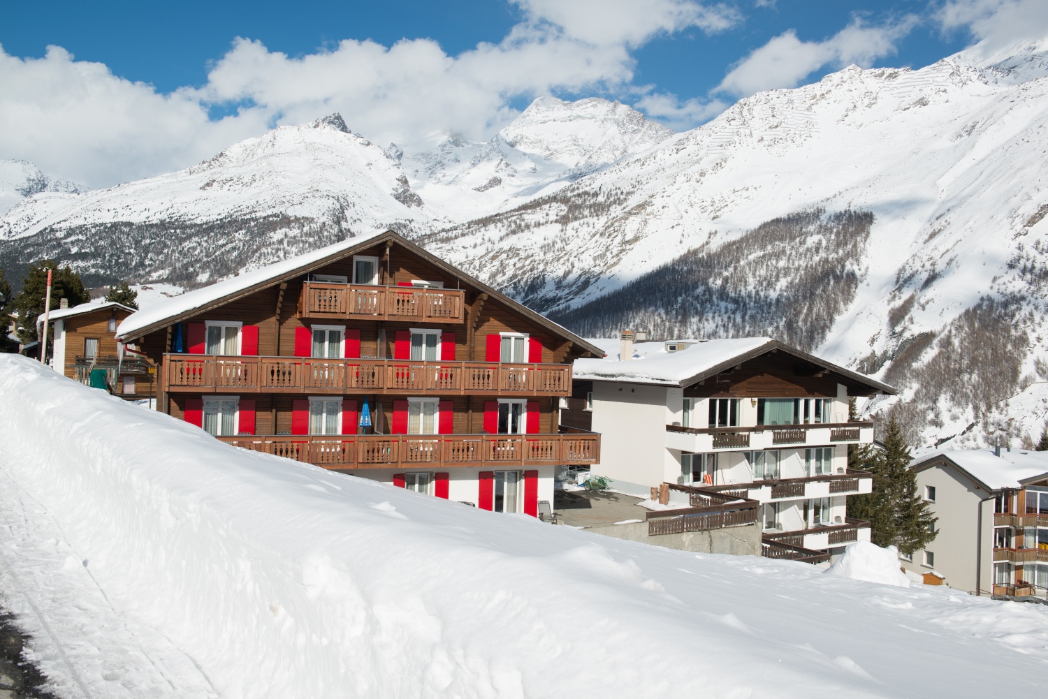 saas-fee-switzerland