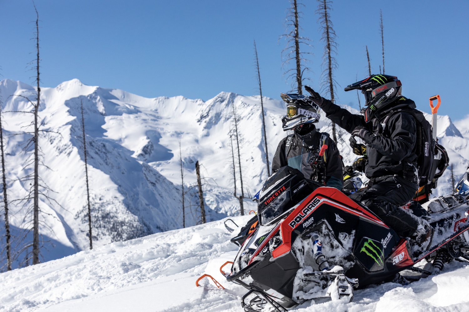 snowmobiling-golden-bc