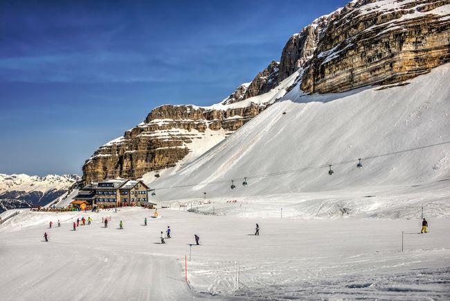 The best ski resorts in the world for every skier – families, beginners,  the experienced, snowboarders, après-ski fans: our top 10 picks
